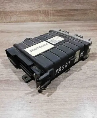 Volkswagen PASSAT B3 Engine control unit/module ECU 443907311B 0261200261