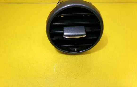 Seat Toledo III (5P) Dashboard side air vent grill/cover trim 1P0819203