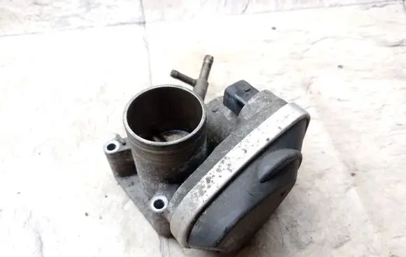 Skoda Fabia Mk1 (6Y) Throttle valve 047133062D