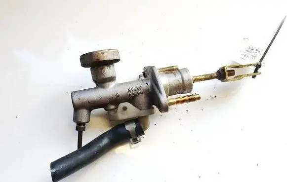 Nissan X-Trail T30 Clutch master cylinder
