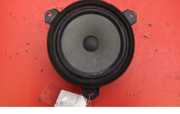 Toyota Auris E180 Subwoofer speaker 861600D370