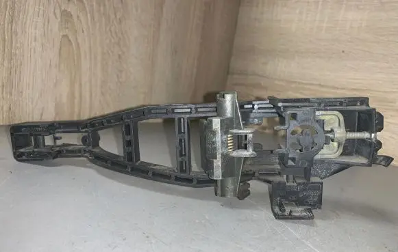 Front door exterior handle/bracket