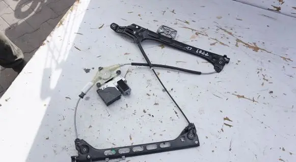 Audi TT TTS Mk2 Front door electric window regulator 