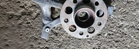 Mercedes-Benz E AMG W212 Front wheel hub spindle knuckle A2183320600