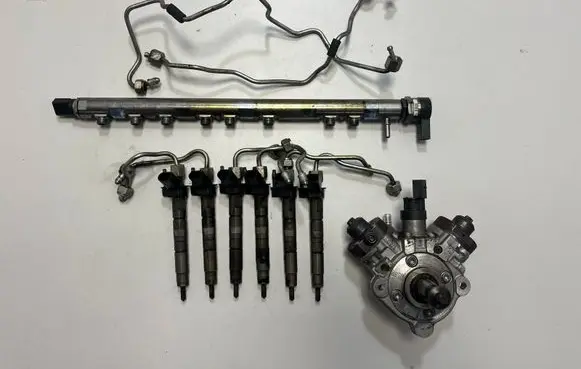 BMW X5 F15 Fuel injection system set 7823461 7823462