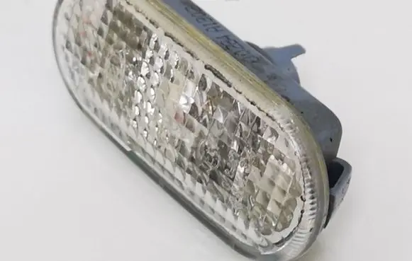Volkswagen PASSAT B5 Front fender indicator light 1J5949117A