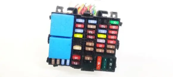 Dacia Sandero Fuse box set