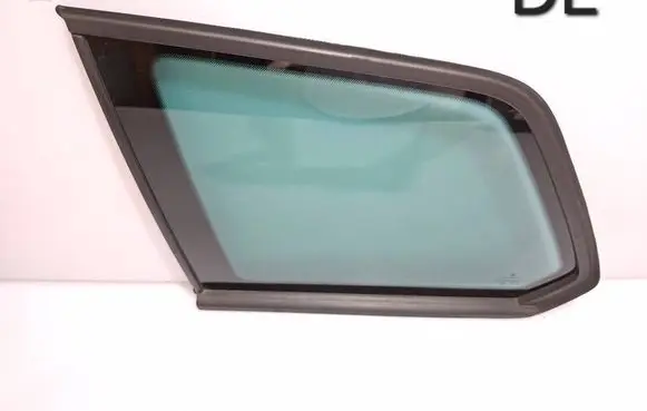 Volkswagen Golf VII Rear side window 5G9845297