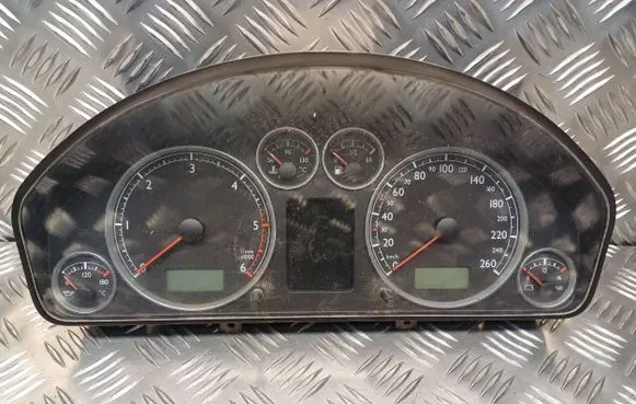 Volkswagen Sharan Speedometer (instrument cluster) 7M3920840K
