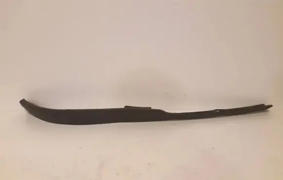 Front bumper lip