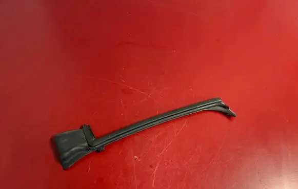 BMW iX Rubber seal rear door window/glass 8491334