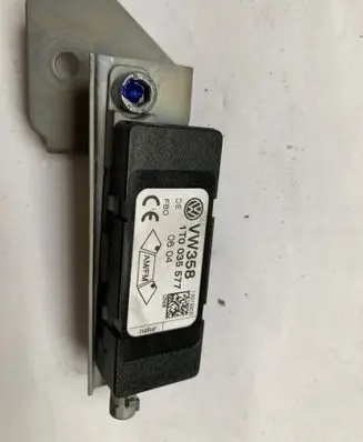Volkswagen Touran I Antenna control unit 1T0035577