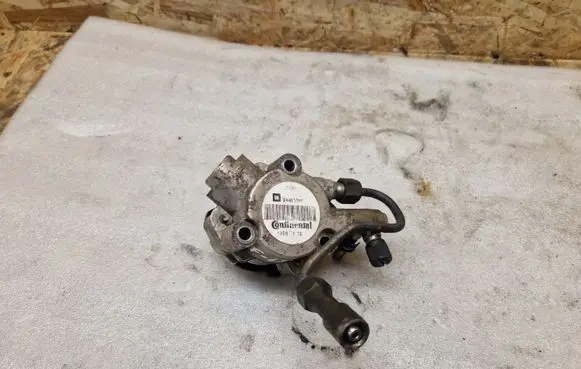 Opel Zafira B Fuel injection high pressure pump 24465785 1EE5T72