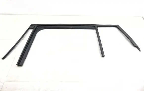 Renault Megane IV Rear door glass trim molding 823317397R