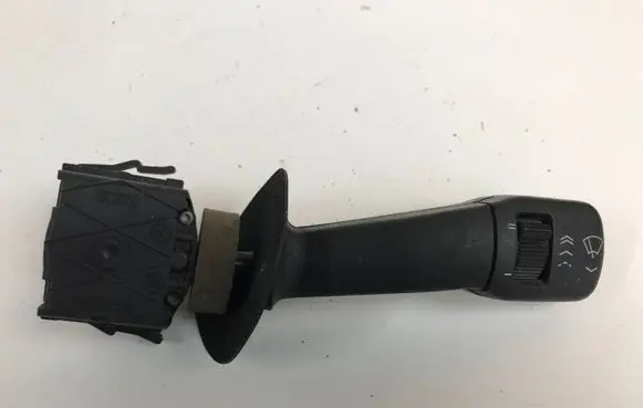 BMW 7 E38 Wiper switch 8352013 01200900