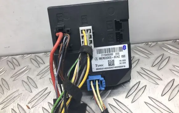 Mercedes-Benz E W211 Comfort/convenience module 2115455332 A2115455332