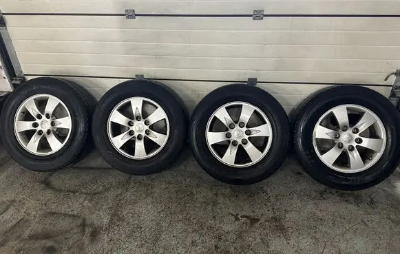 Mitsubishi L200 R17 alloy rim 