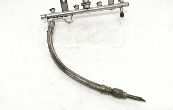 Fuel main line pipe