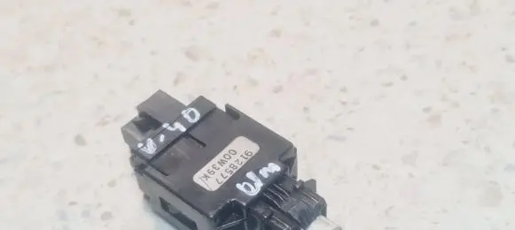 Volvo S40, V40 Brake pedal sensor switch 9128577 00W39K