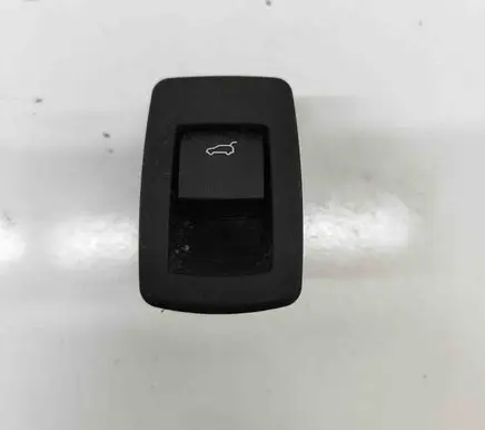 BMW X2 F39 Tailgate/boot open switch button 9299447