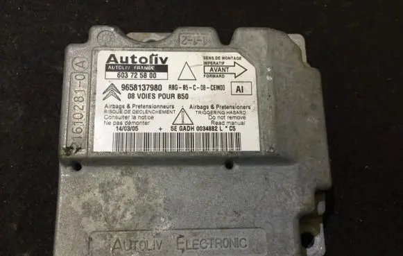 Citroen C4 I Airbag control unit/module 603725800 9658137980