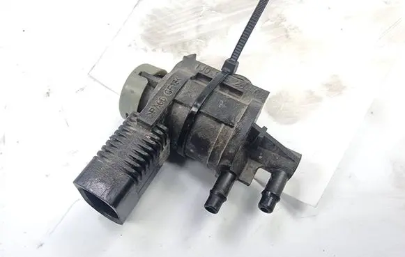Volkswagen Transporter - Caravelle T5 Other engine bay part 1J0906285 ELKTROZAWÓR