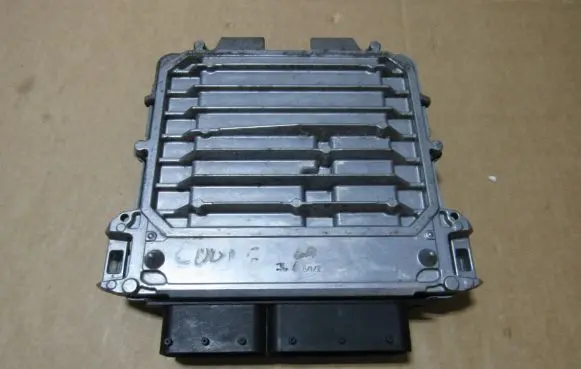 Mercedes-Benz E W212 Engine control unit/module a2749000700
