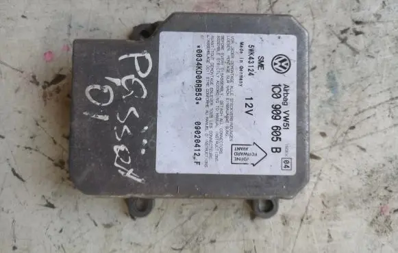 Volkswagen PASSAT B5.5 Airbag control unit/module 1C0909605B