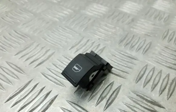 Volkswagen Jetta VI Electric window control switch 7L6959855B