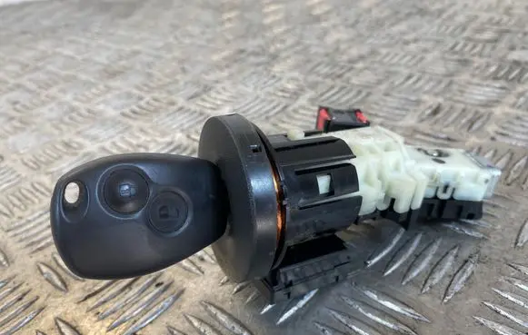 Opel Vivaro Ignition lock 285910001R F4679A831 L3817607152