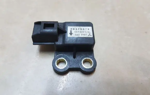 Mitsubishi Pajero Sport I Airbag deployment crash/impact sensor MR475078