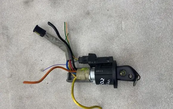 Citroen Xsara Picasso Ignition lock 73656312 3501ZX 6934051880