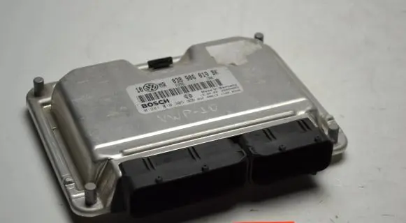 Volkswagen PASSAT B5.5 Engine control unit/module 038906019BK 28SA4603 0281010305