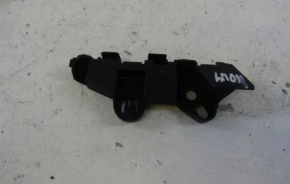 Opel Corsa E Front bumper mounting bracket 39003565