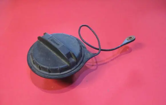 Ford Mondeo MK II Fuel tank filler cap A7166