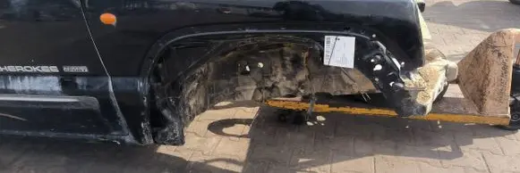 Jeep Cherokee III KJ Fender