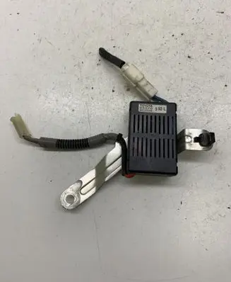 Lexus IS 220D-250-350 Antenna control unit 05370593L