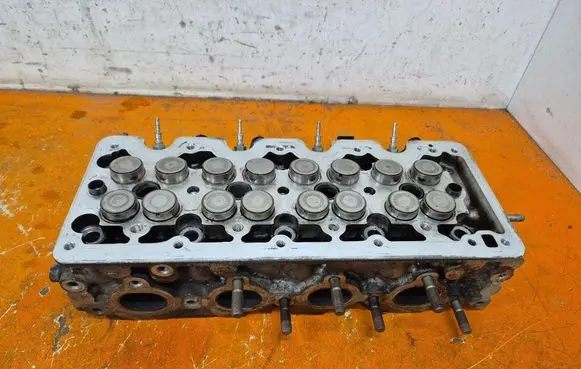 Opel Astra H Engine head 