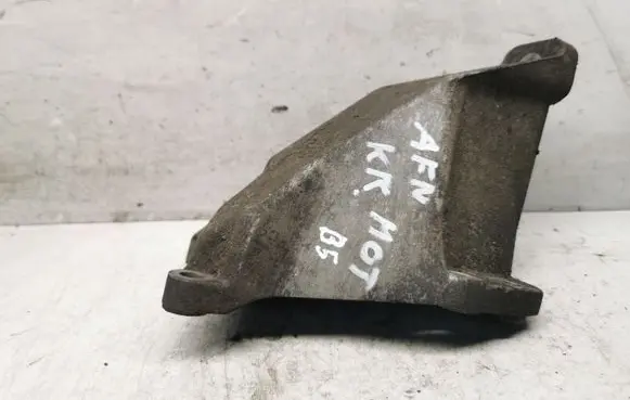 Audi A4 S4 B5 8D Engine mounting bracket 8D0199307L