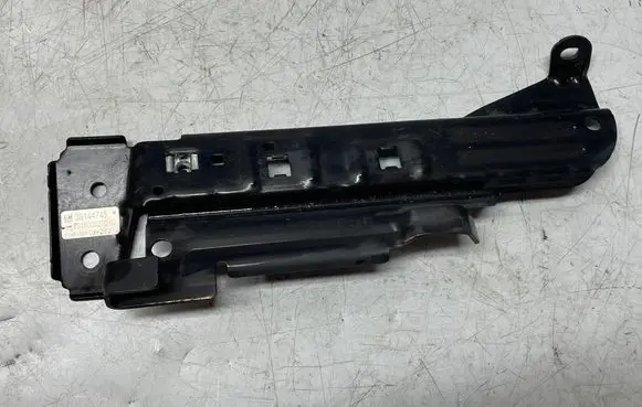 Opel Insignia B Seat belt height adjuster 39144745