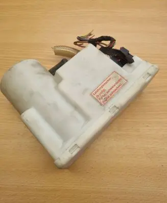Audi A4 S4 B5 8D Central locking vacuum pump 4A0862257H