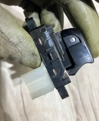 Nissan Micra K14 Electric window control switch 18614SD