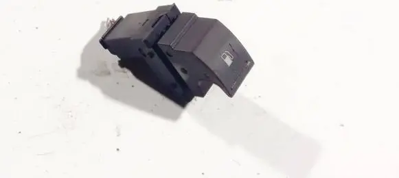 Volkswagen Golf Plus Fuel tank opening switch 