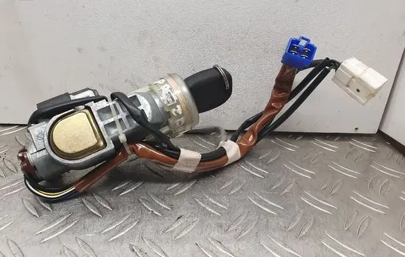 Subaru Impreza II Ignition lock 882158A000