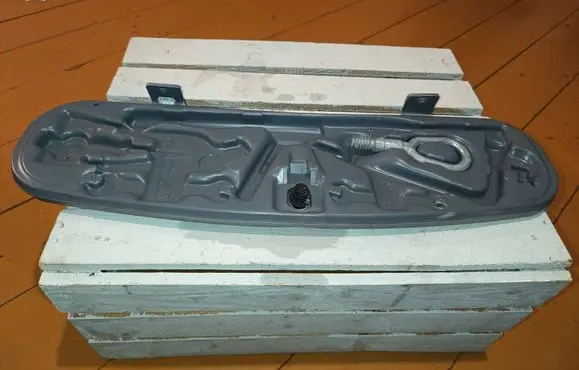 BMW 3 E46 Tool box 71111094910