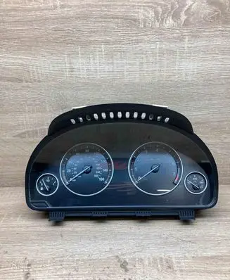 BMW 5 F10 F11 Speedometer (instrument cluster) 9280481 25811511