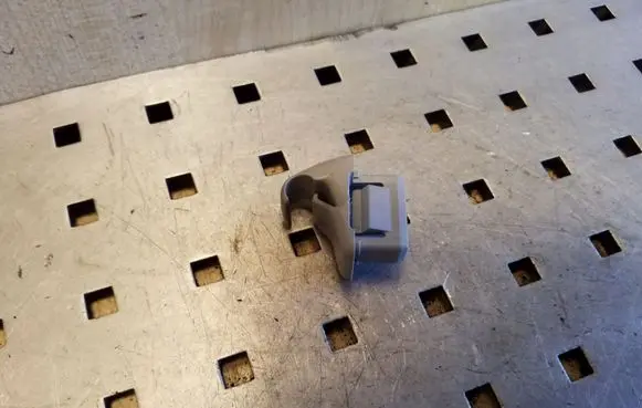 Peugeot 4007 Sun visor clip/hook/bracket 