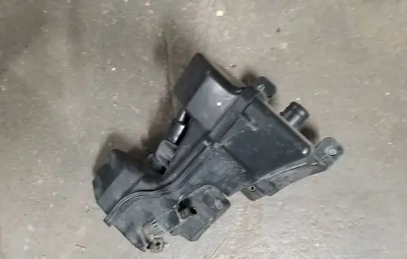 Volkswagen e-Golf Windshield washer fluid reservoir/tank 5G0955453M 5G0955453N
