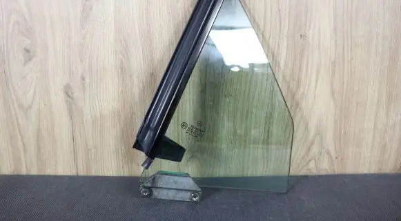 Mercedes-Benz SLK R170 Rear side window