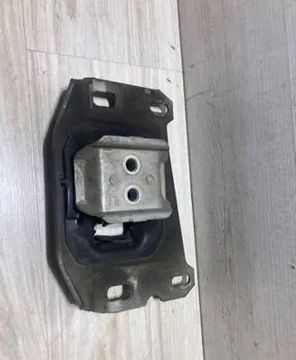 Peugeot Expert Gearbox mount 9821257480